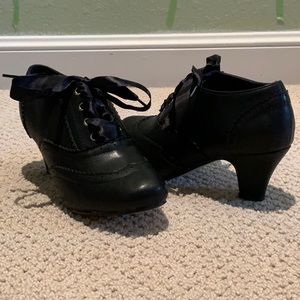 Vintage style Oxford heels